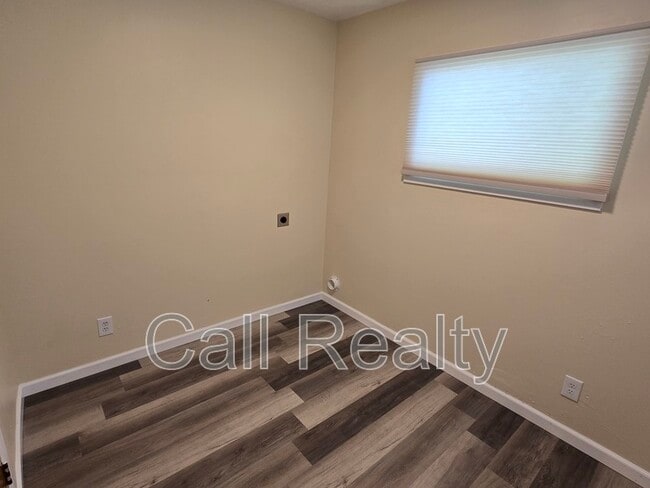 Building Photo - 7610 E S Riverway Ave