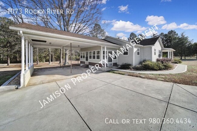 Building Photo - 1073 Rocky River Rd