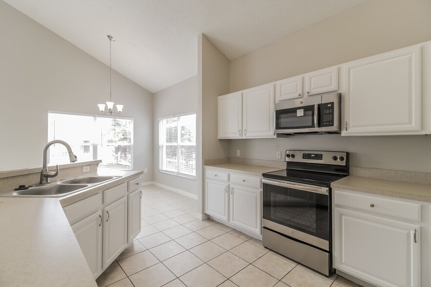 Building Photo - 3215 Abiaka Dr