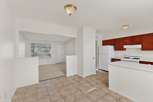 Building Photo - 10370 Kellogg St