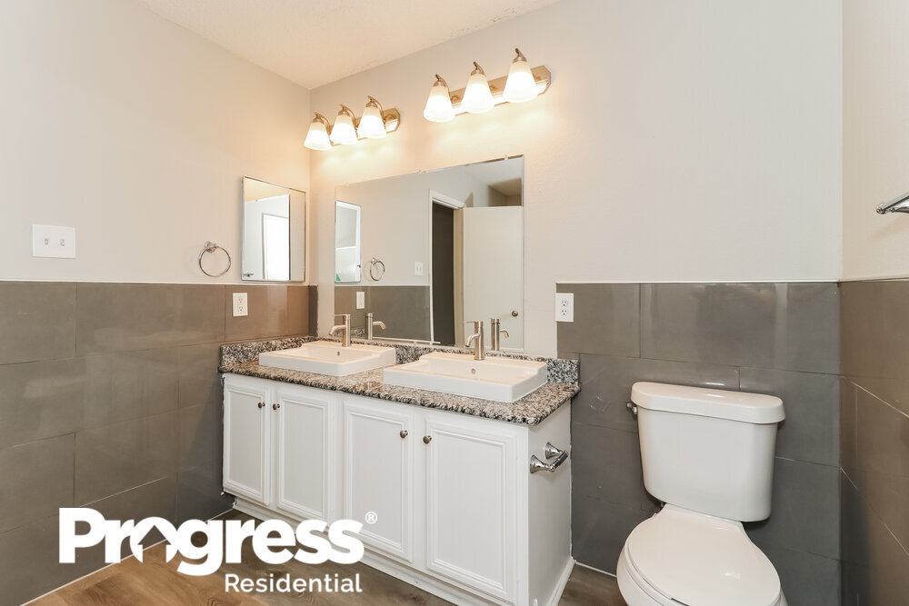 Building Photo - 6151 De Lollis Dr