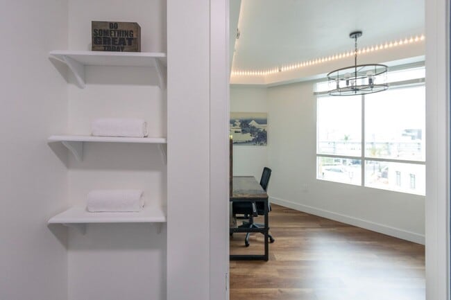Building Photo - Beautiful 1 Bdrm, 1.5 Bath for Rent at Cortez Blu Condos in Cortez Hill