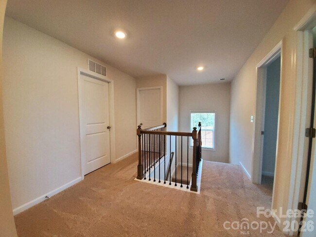 Building Photo - 3013 Lydney Cir