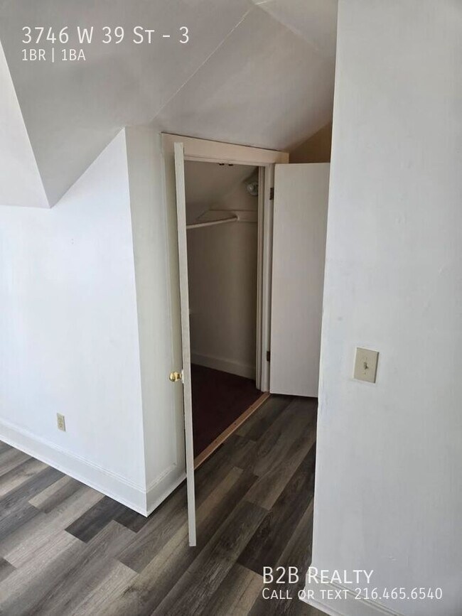 Building Photo - 3746 W 39th St