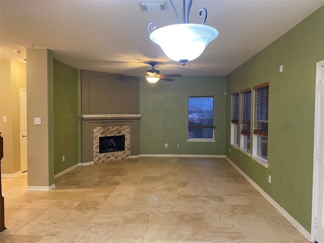 Building Photo - 2714 Orchard Creek Ln