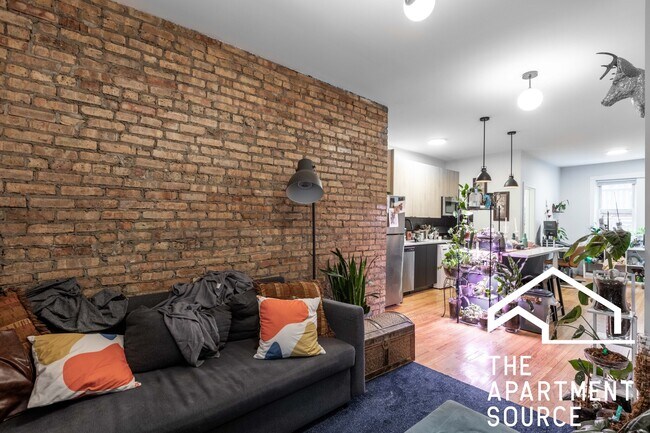 Building Photo - 4009 N Lowell Ave