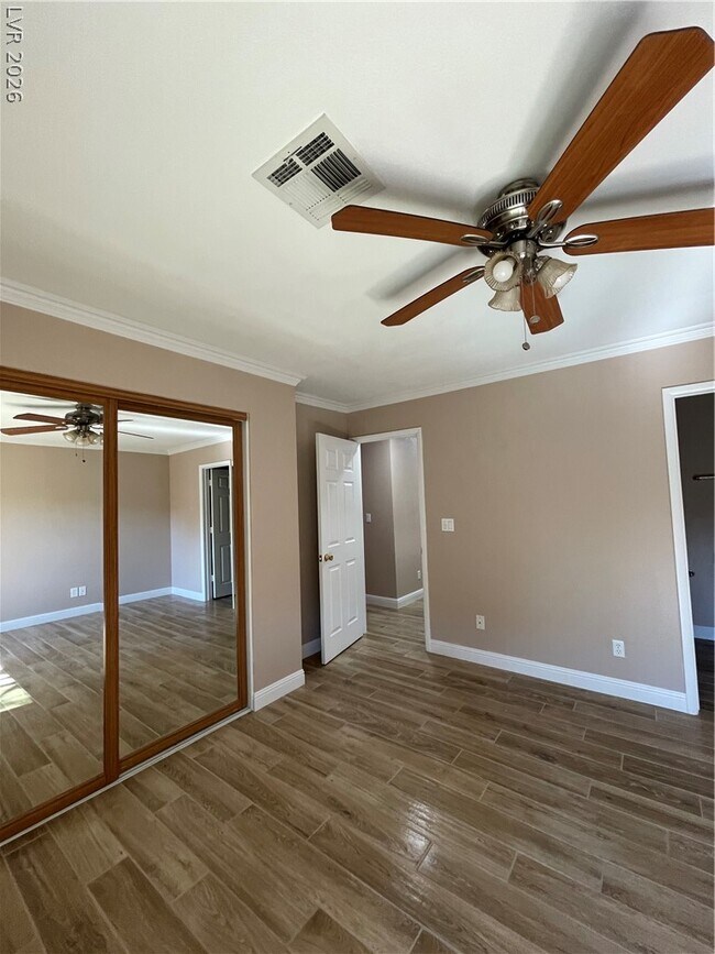 Building Photo - 717 Nectarine Ct