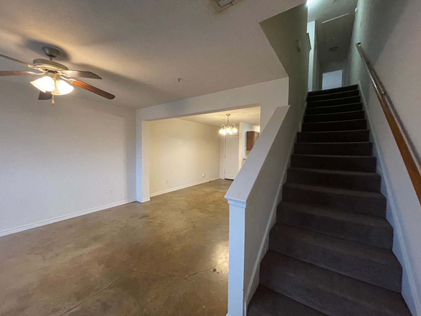 Building Photo - 4006 Cambridge Dr