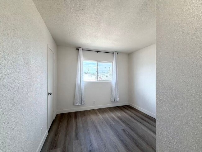 Building Photo - 4517 Alta Dr