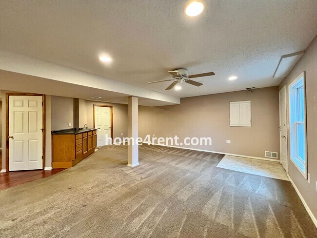 Building Photo - Beautiful Four Bedroom Home in Blue Valley...
