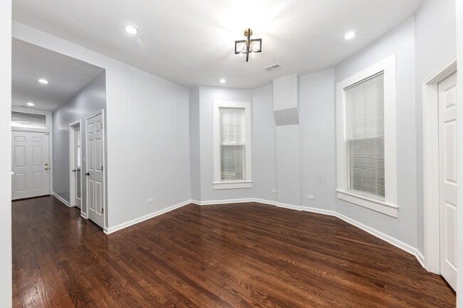 Building Photo - 6543 S Drexel Ave