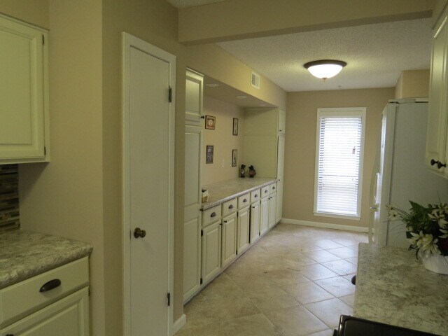 Building Photo - 6719 Fossil Creek Rd