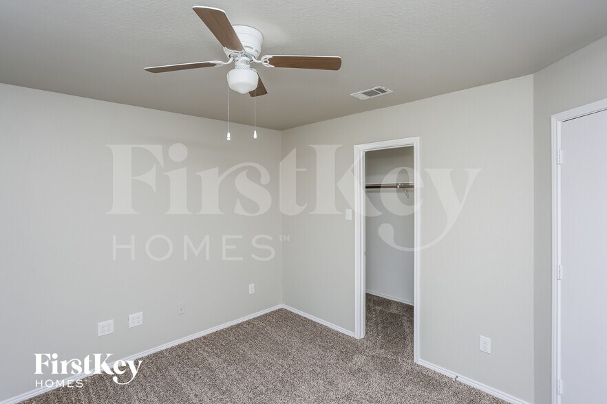 Building Photo - 10460 Winding Passage Way