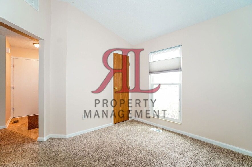 Building Photo - 4800 Coachford Dr