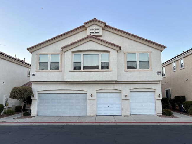 Building Photo - BEAUTIFUL 2BD/2BA SOUTHEAST