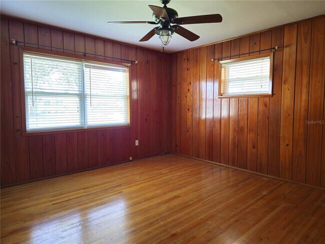 Building Photo - 1369 Whitacre Dr
