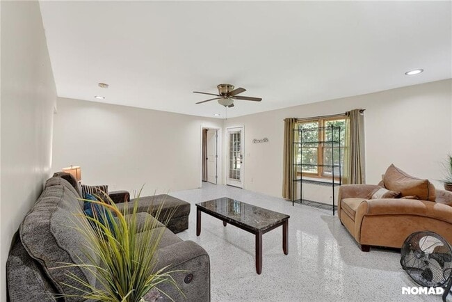 Building Photo - 3962 Sweetwater Pkwy