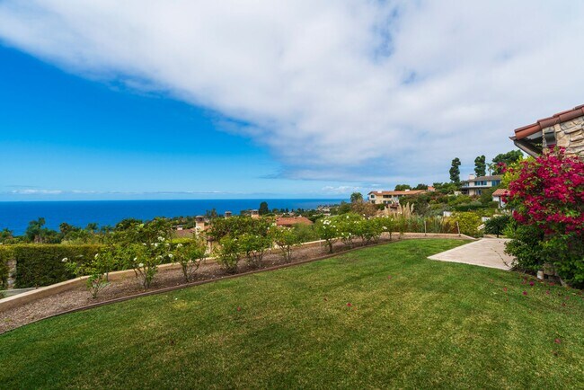 Building Photo - Gorgeous 5 Bedroom Home with sweeping view...