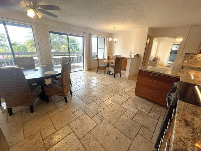 Building Photo - Maui Meadows Luxury Estate - Furnished 3 Bed/2 Bath Downstairs unit