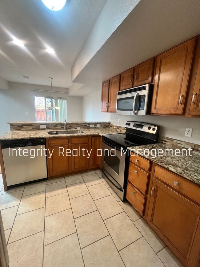 Building Photo - 4001 E 16th Ave