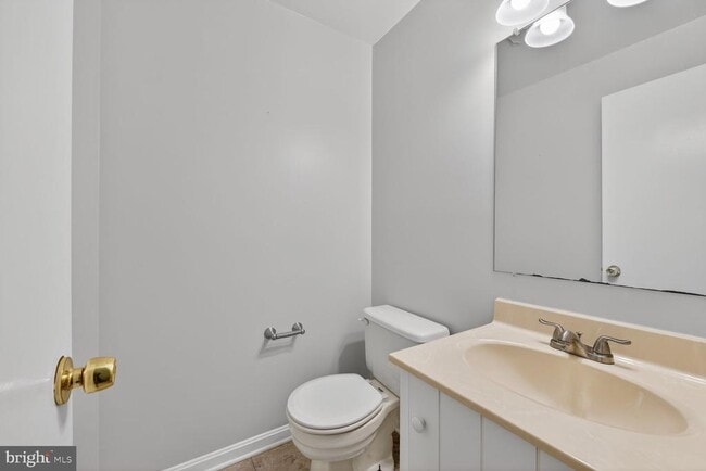 Building Photo - 2832 Kelly Square