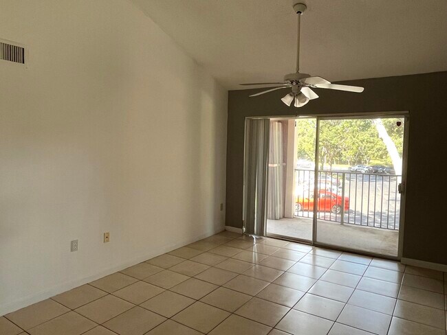 Building Photo - 7808 Sonoma Springs Cir