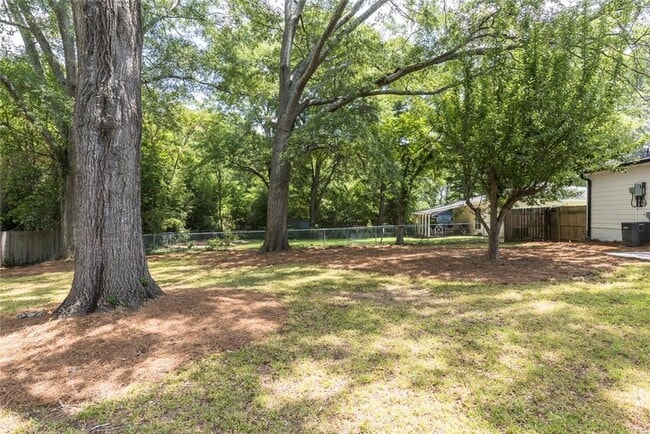 Building Photo - 3026 Brook Dr