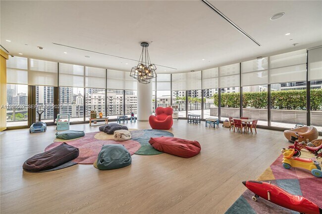 Building Photo - 45 SW 9th St