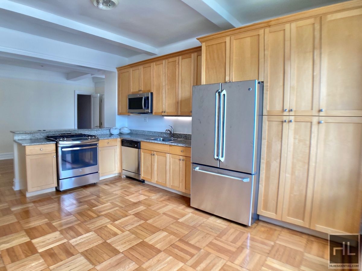 Building Photo - EAST 92 STREET