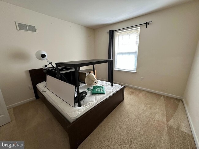 Building Photo - 103 Russell Ln