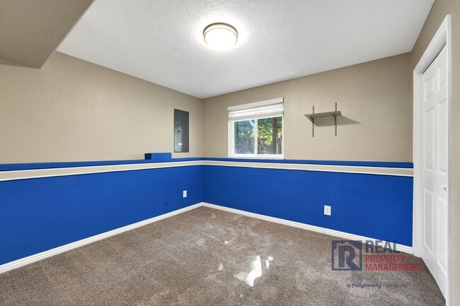 Building Photo - Beautiful 4 Bedroom Single Family Home For...