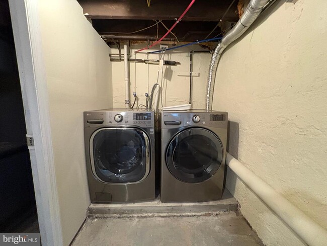 Building Photo - 712 Ohio Ave