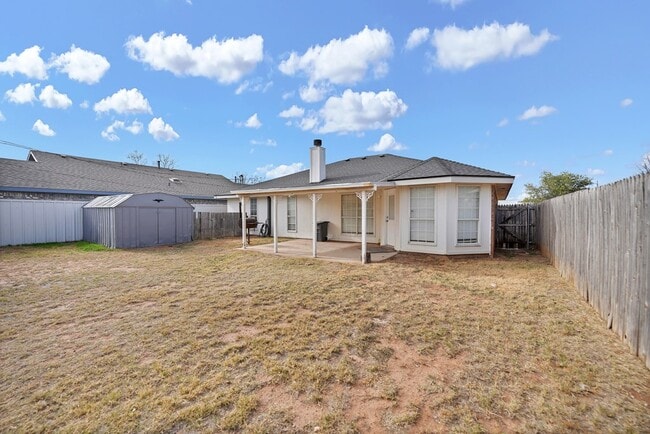 Building Photo - 8632 Duke Ave