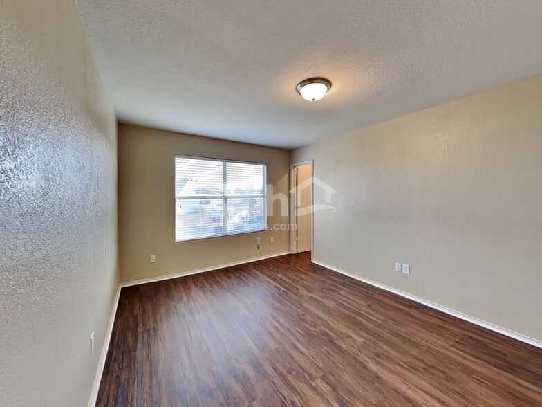 Building Photo - 9829 Sparrow Hawk Ln