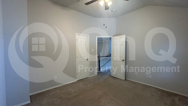 Building Photo - 9537 Navarro St