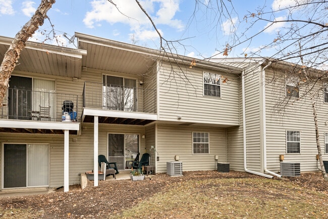 Building Photo - 537 E Shag Bark Ln