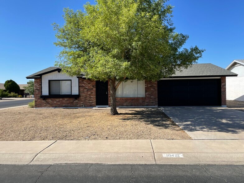 Primary Photo - 10421 W Puget Ave