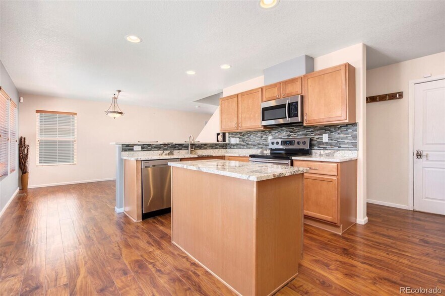 Building Photo - 1808 Quartz St