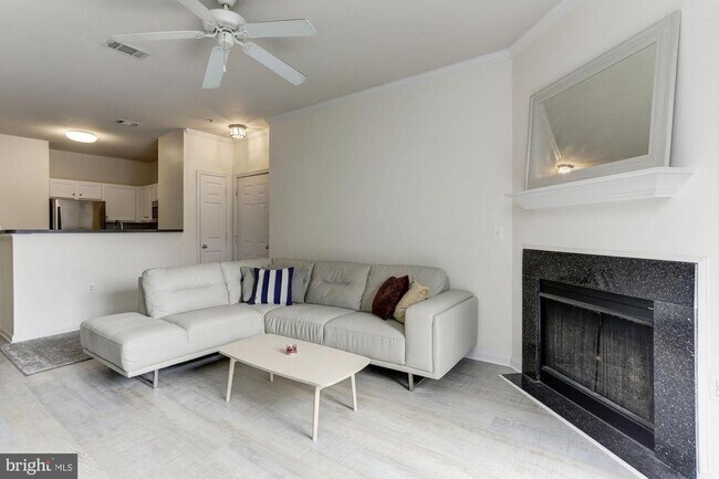 Building Photo - 5105 Travis Edward Way