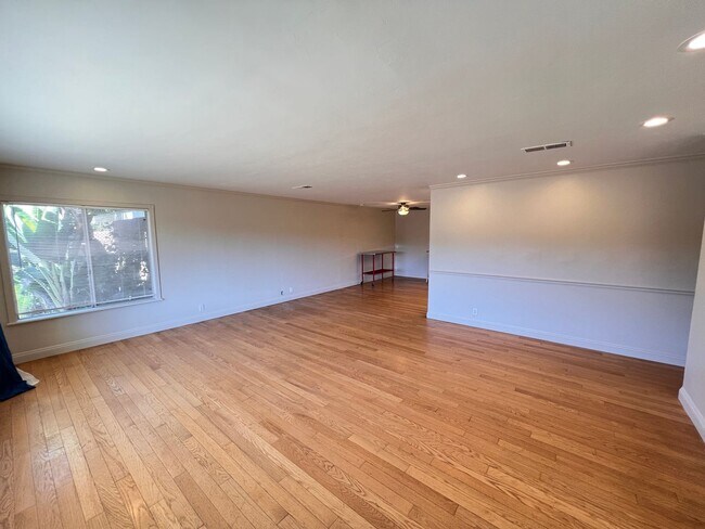 Building Photo - 1626 York Drive