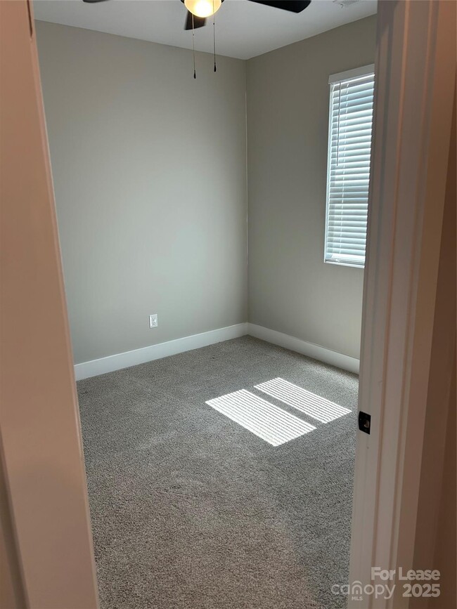 Building Photo - 106 Snyder Ct NE