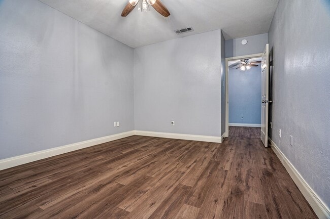 Building Photo - Charming One Bedroom Condo in Richardson!