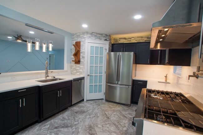 Building Photo - 5705 Katha Dr