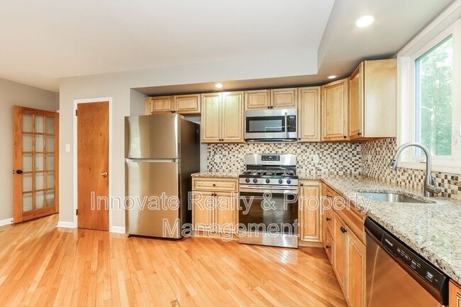 Building Photo - 1613 Kenmare Dr