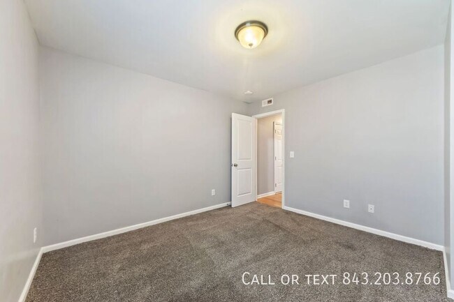 Building Photo - 341 Drayton Pl Dr