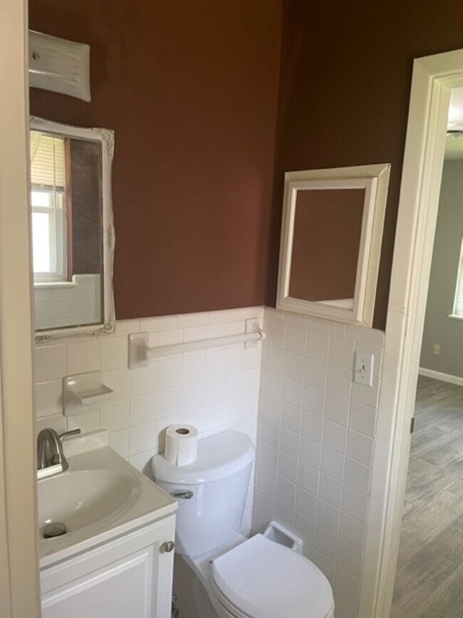 Building Photo - Remodeled Anderson Island Home