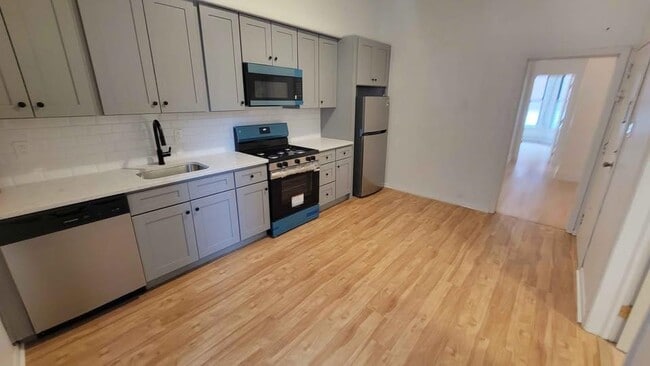 Building Photo - 262 Summit Ave