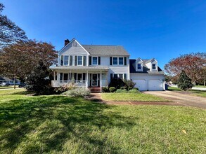 Building Photo - Beautiful home in the desirable Wellington...