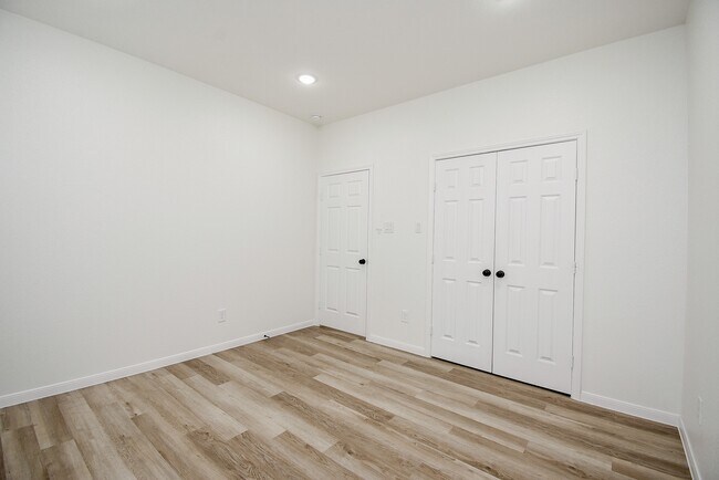 Building Photo - 2139 Counter Point Dr