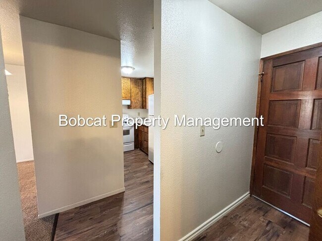 Building Photo - 1516 South Ct